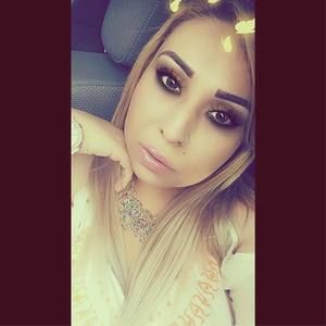 Meet your Posher, Maytee